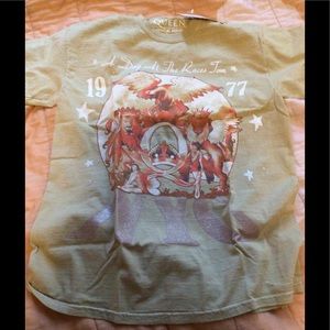 SALE! Rare Queen Day at the races glitter tee